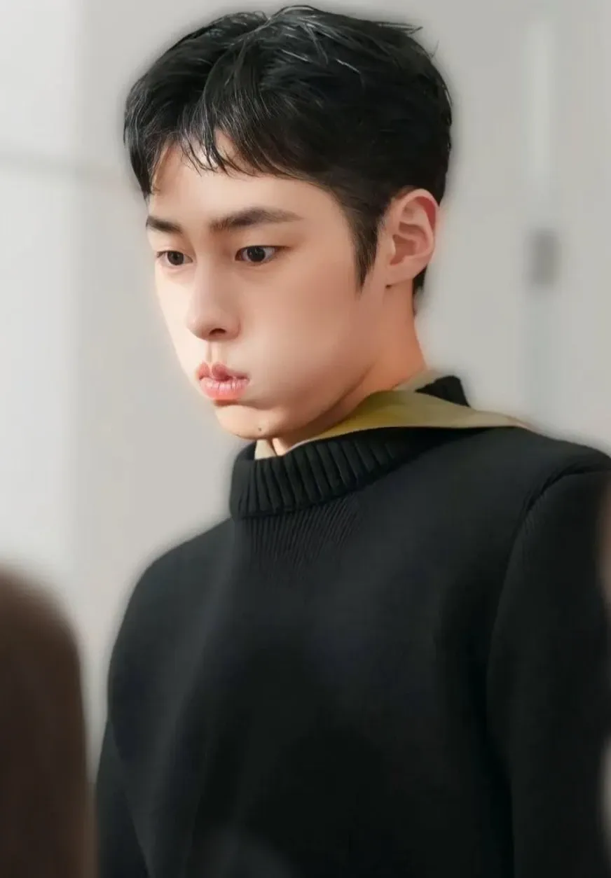 Latest photo of Lee Jaewook