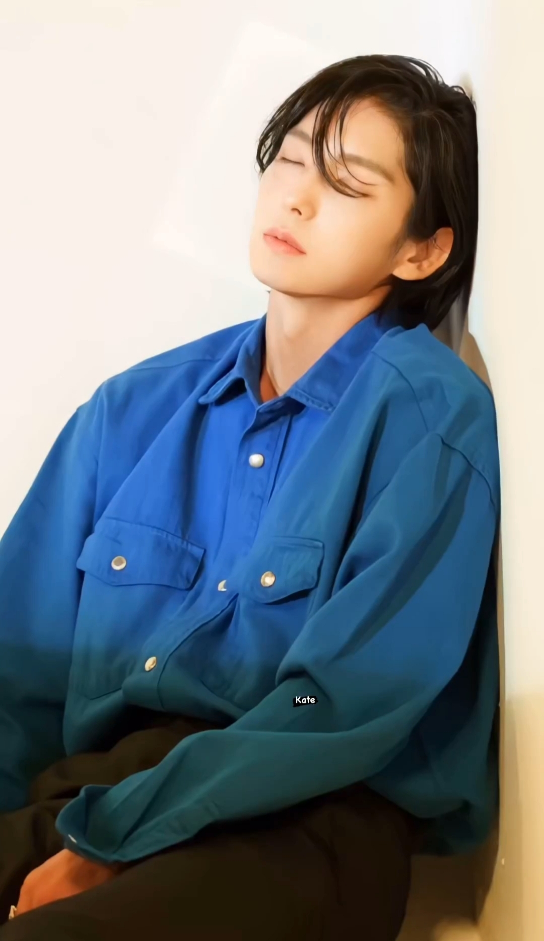 Behind-the-scenes cut of Lee Joongi