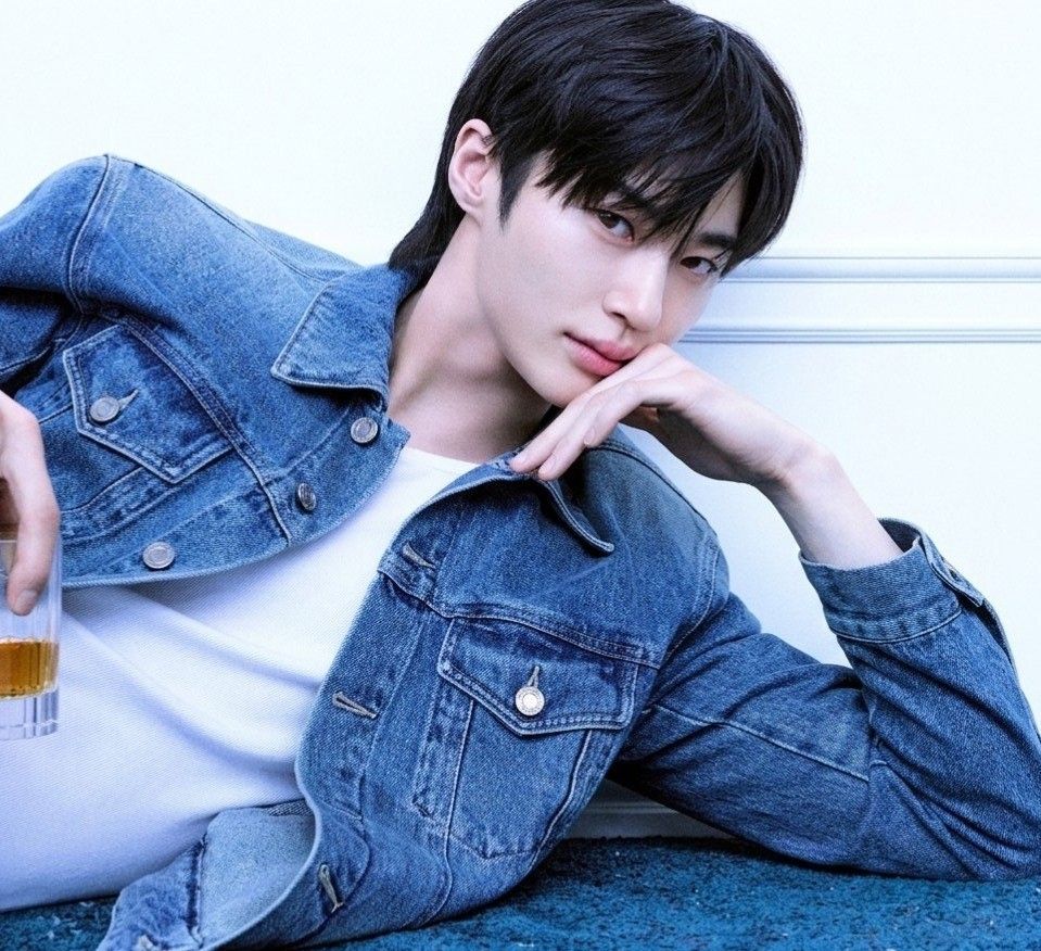 Latest photo of Byeon Wooseok