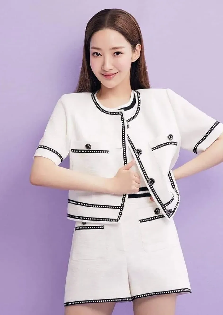 Behind-the-scenes cut of Park Minyoung