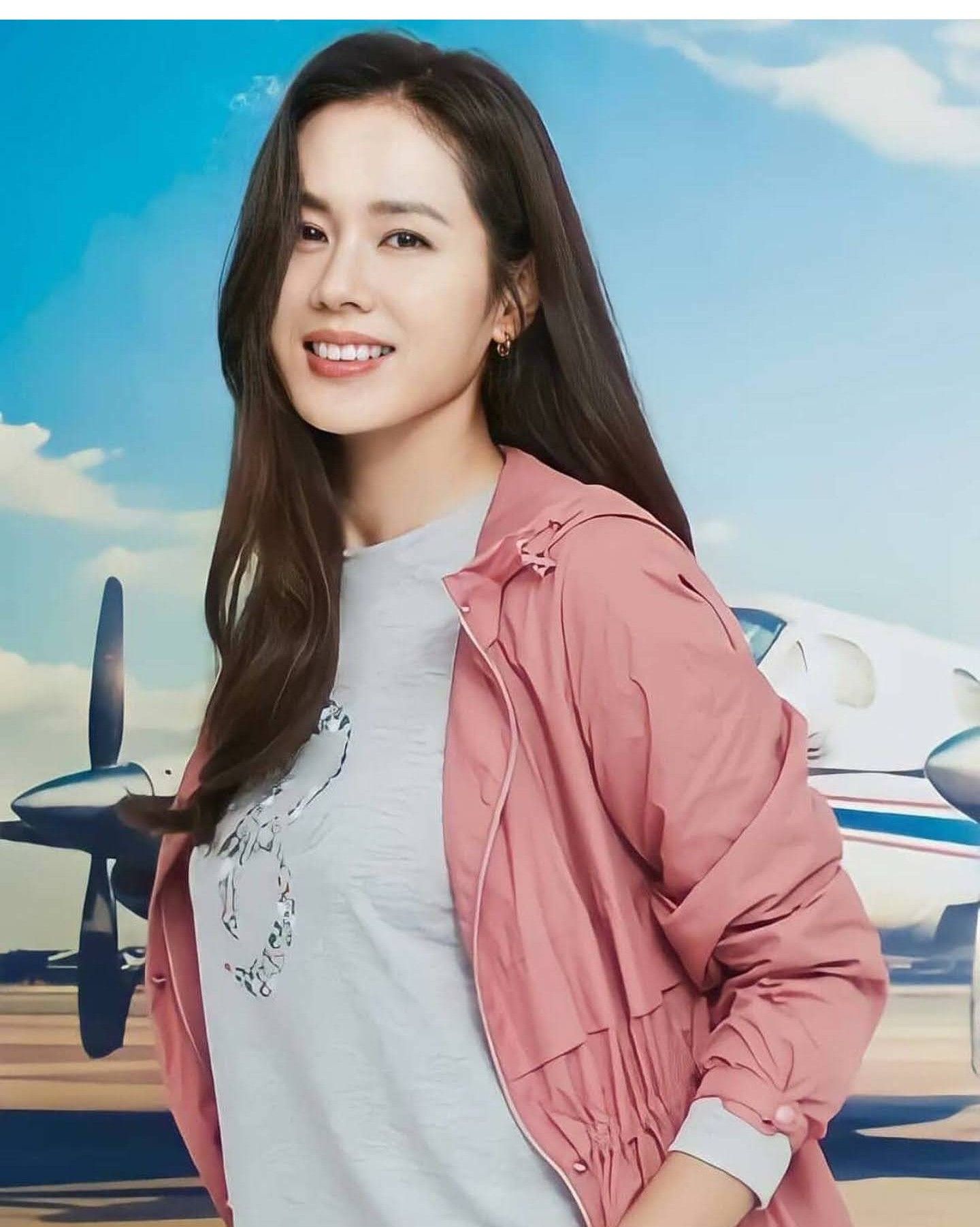 孙艺珍的近期活动照