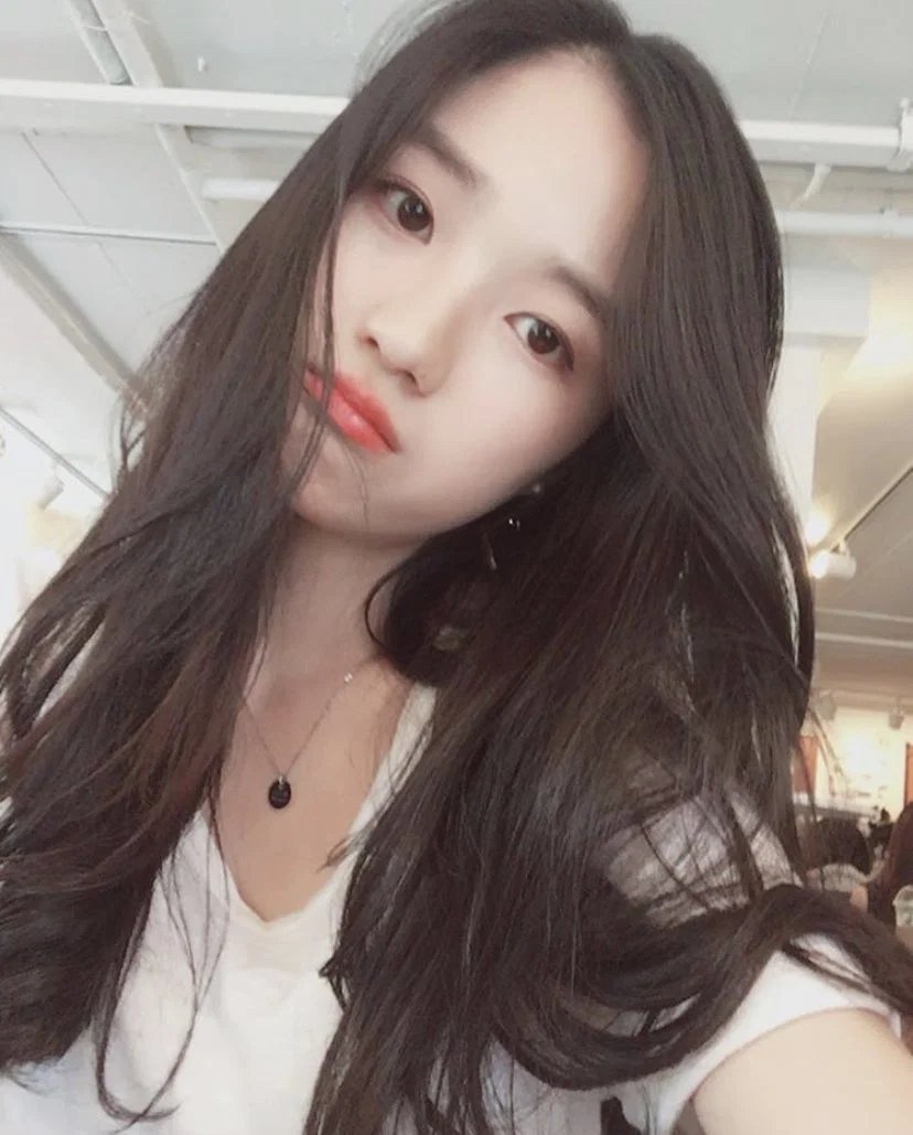 A moment captured by a fan of Kim Hyeyoon