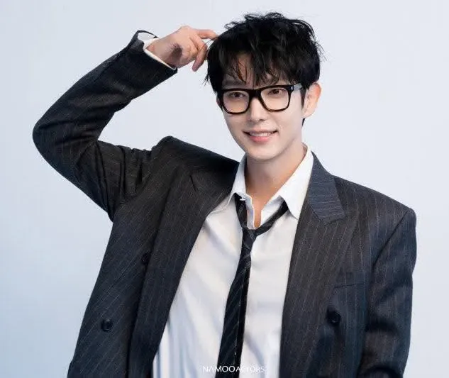 Cuplikan di balik layar dari Lee Joongi