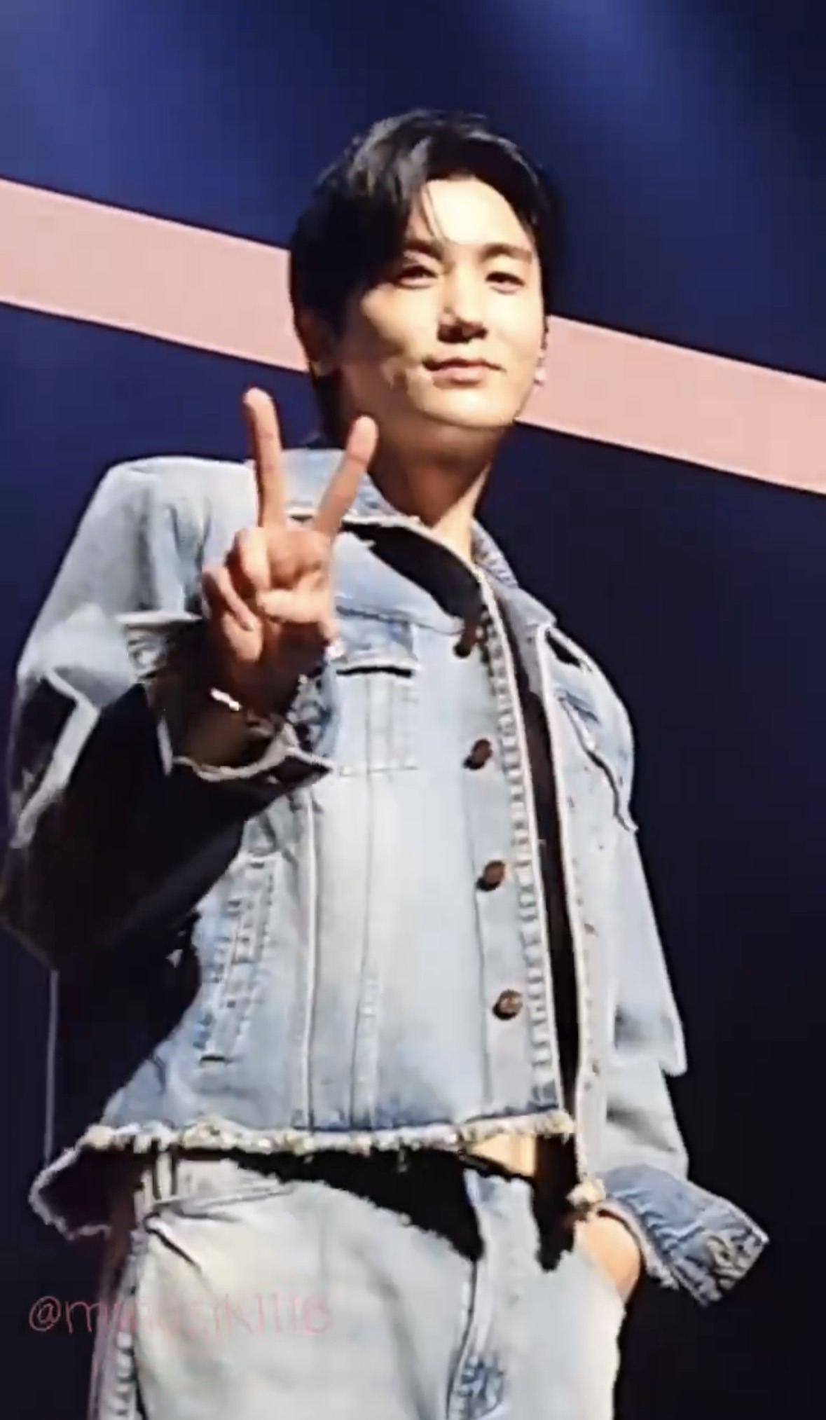 Emotional wallpaper shared by fans for Park Hyungsik