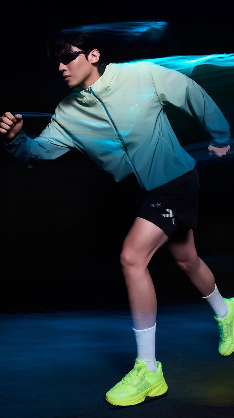 Behind-the-scenes cut of Dex