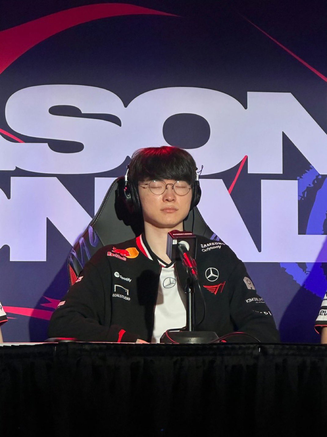 A moment captured by a fan of Faker