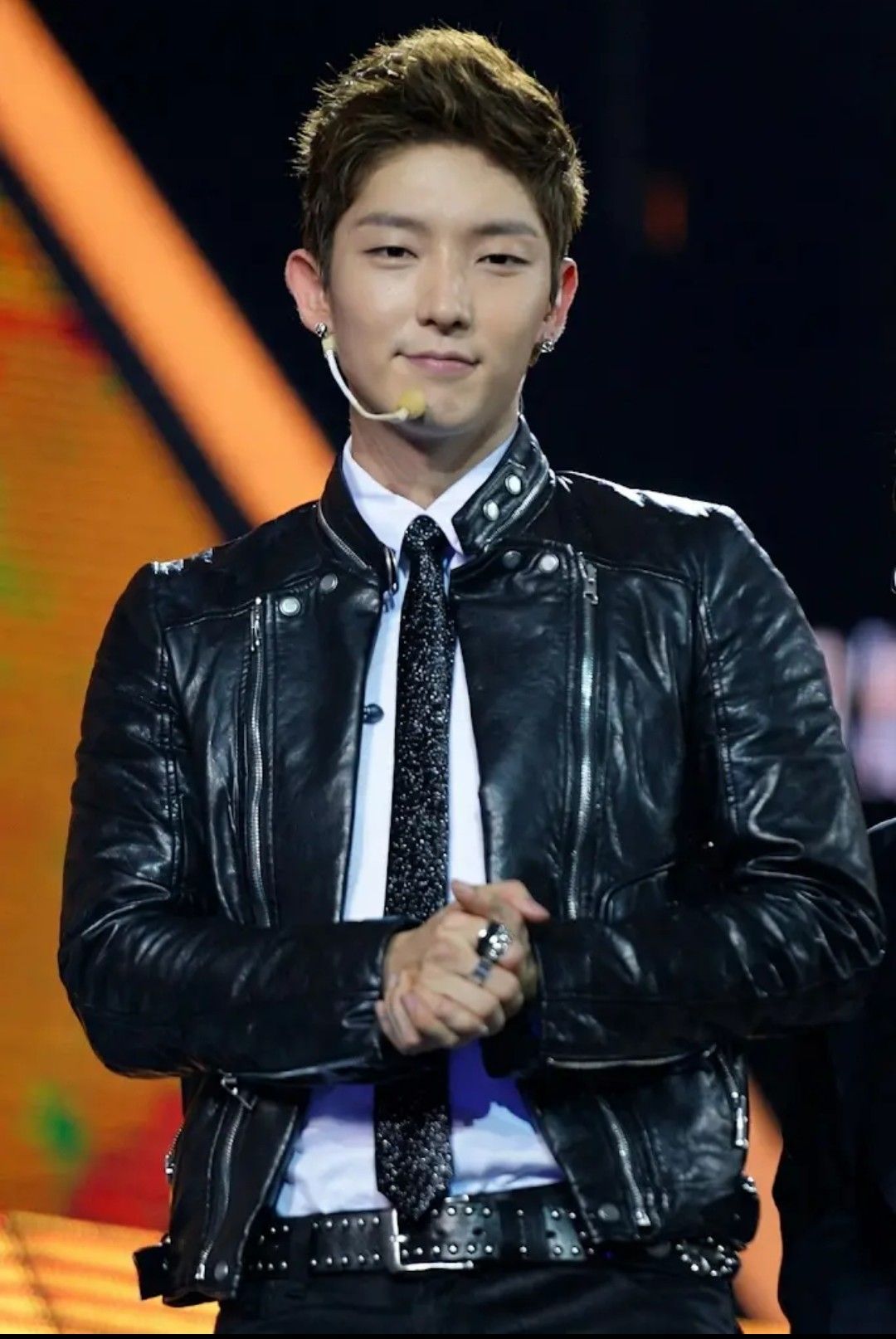 A moment captured by a fan of Lee Joongi