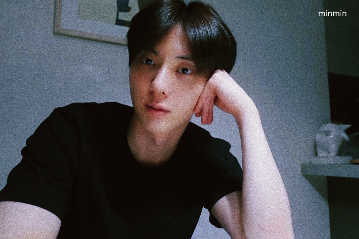 Behind-the-scenes cut of Hwang Minhyun