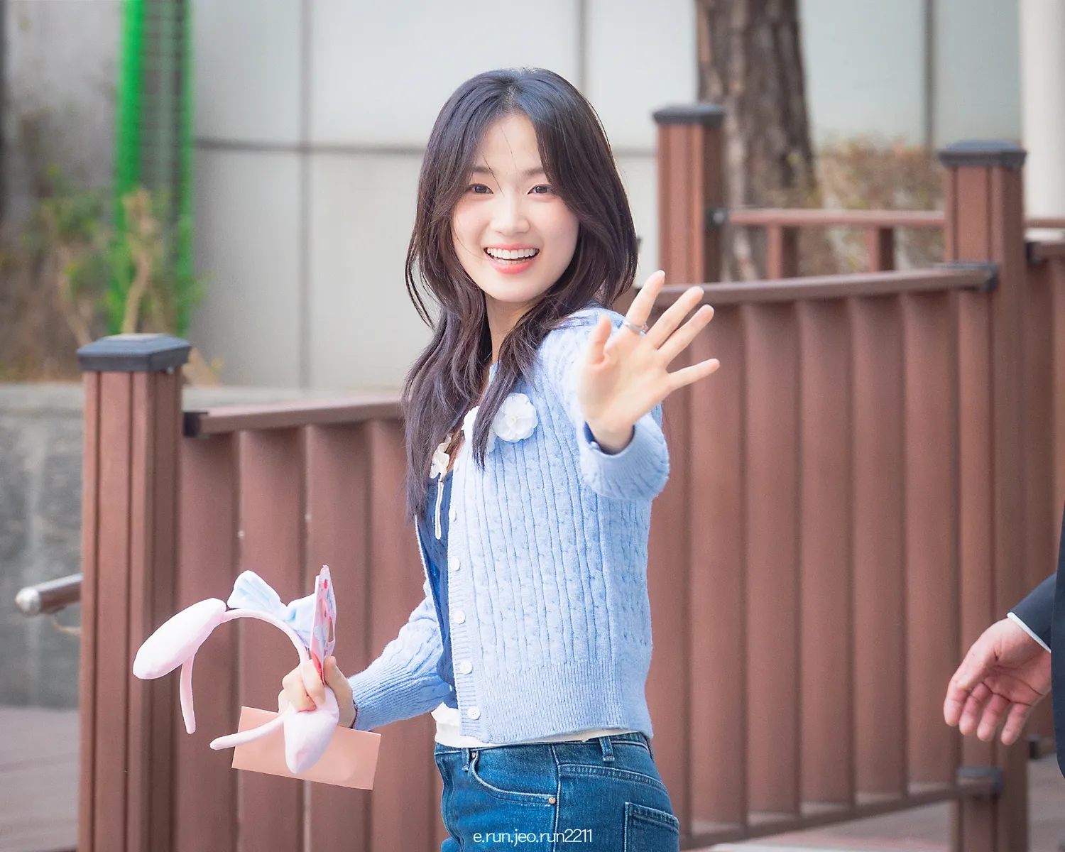 Behind-the-scenes cut of Kim Hyeyoon