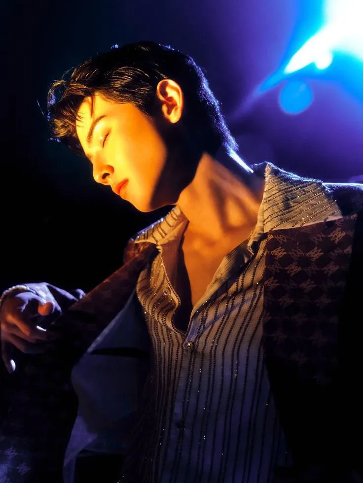 Latest photo of Cha Eunwoo