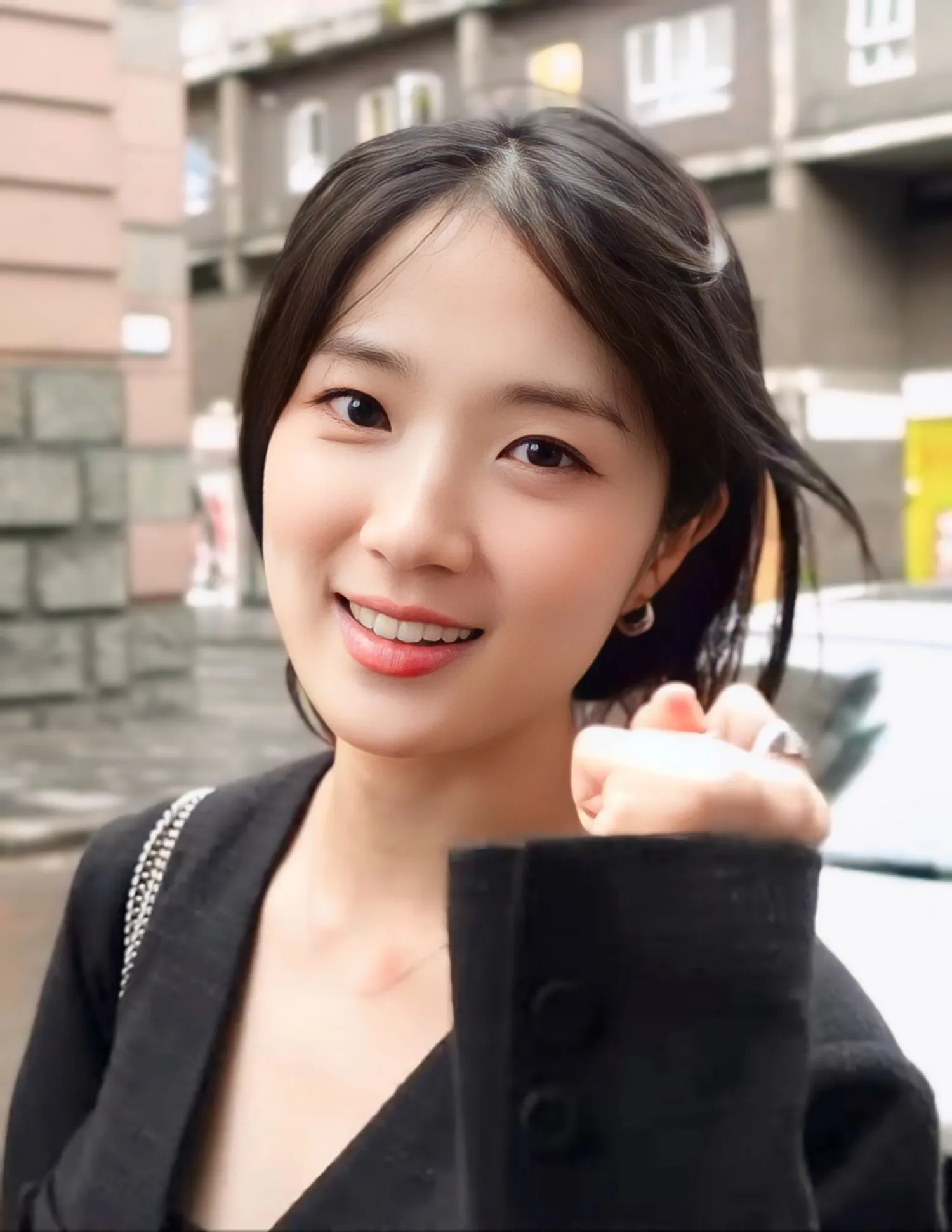 Behind-the-scenes cut of Kim Hyeyoon