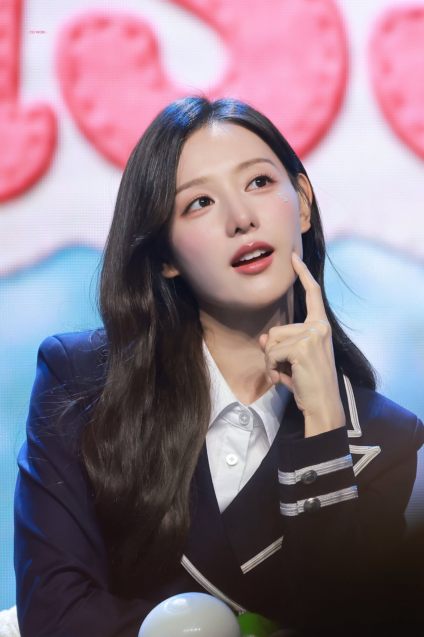 A moment captured by a fan of Kim Jiwon