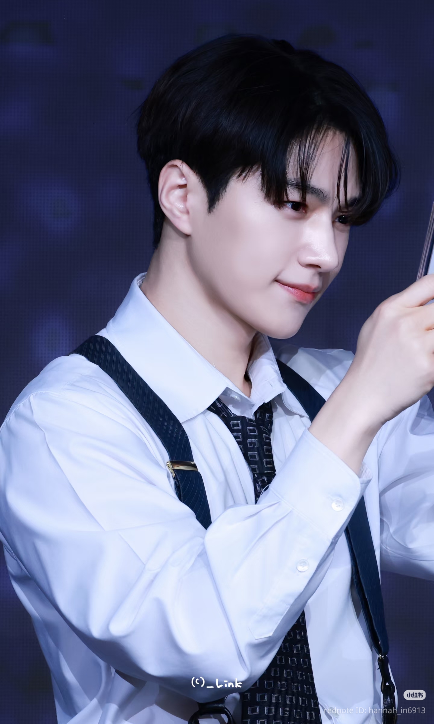 Recent activity shot of Kim Myungsoo (L)