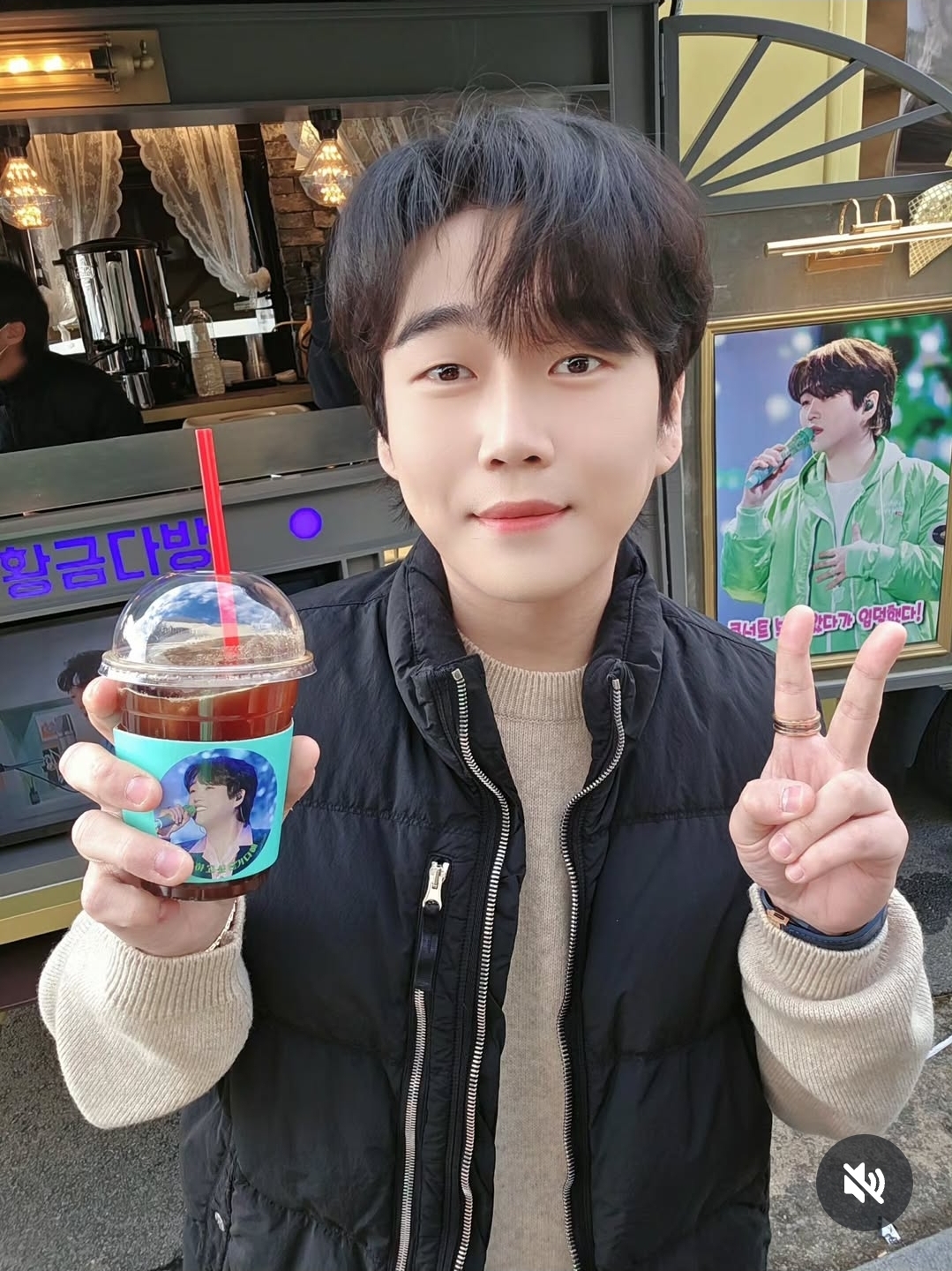 Latest photo of Hwang Youngwoong