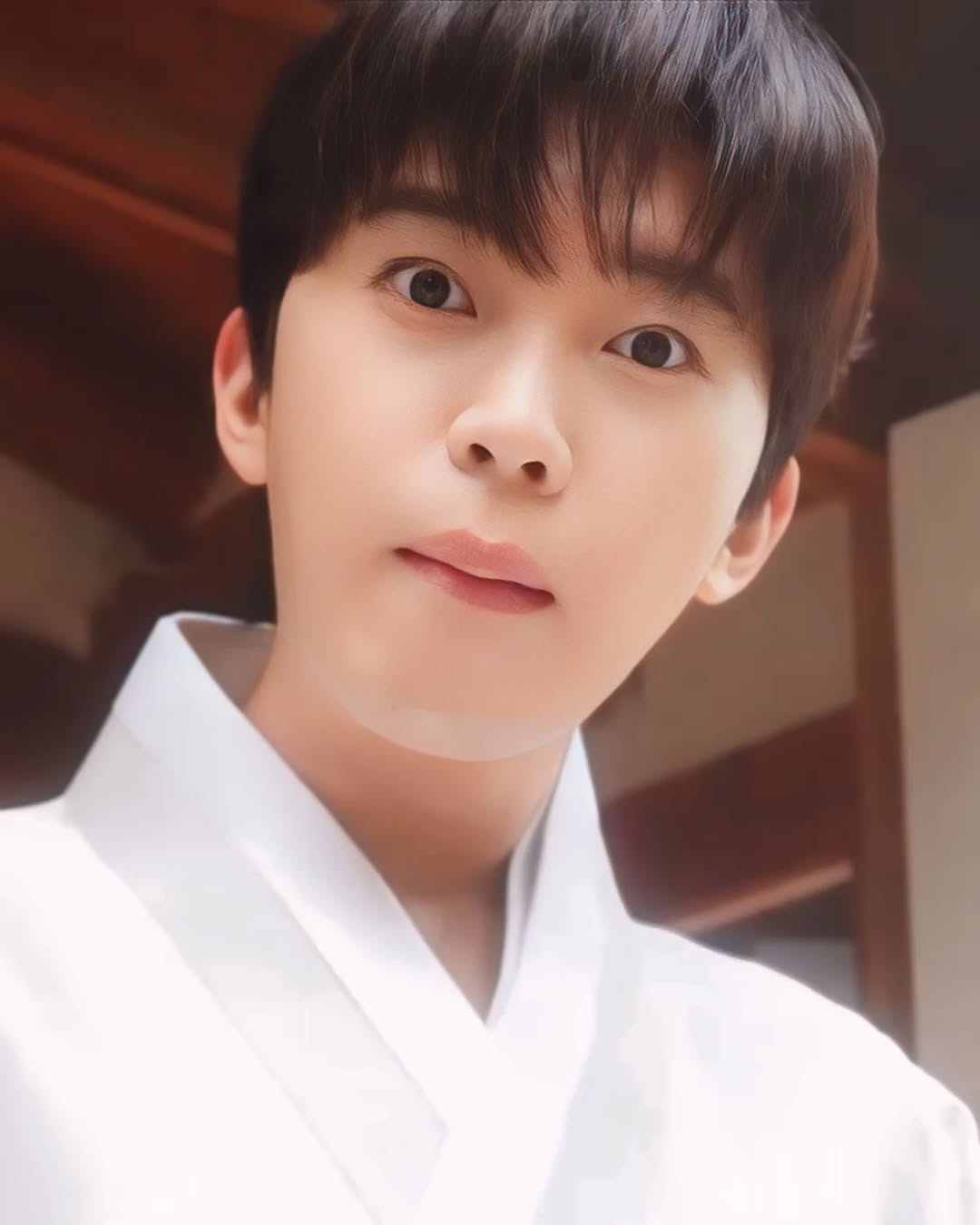 Behind-the-scenes cut of Lim Youngwoong