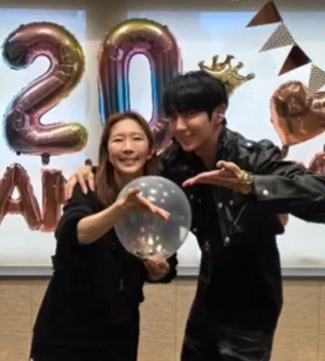 A moment captured by a fan of Lee Joongi