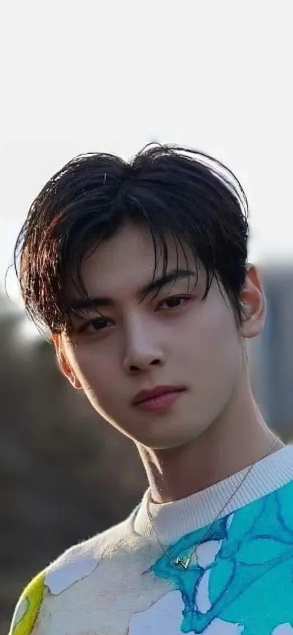 Behind-the-scenes cut of Cha Eunwoo