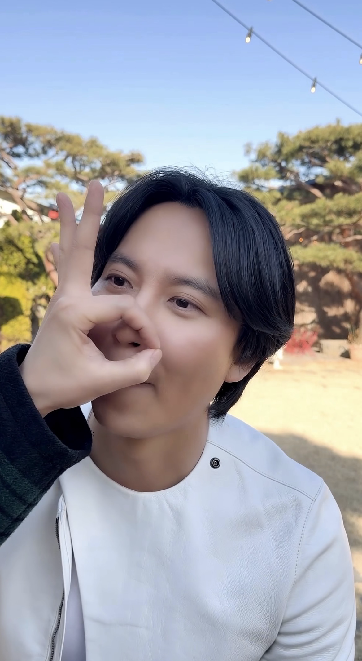 Emotional wallpaper shared by fans for Kim Namgil