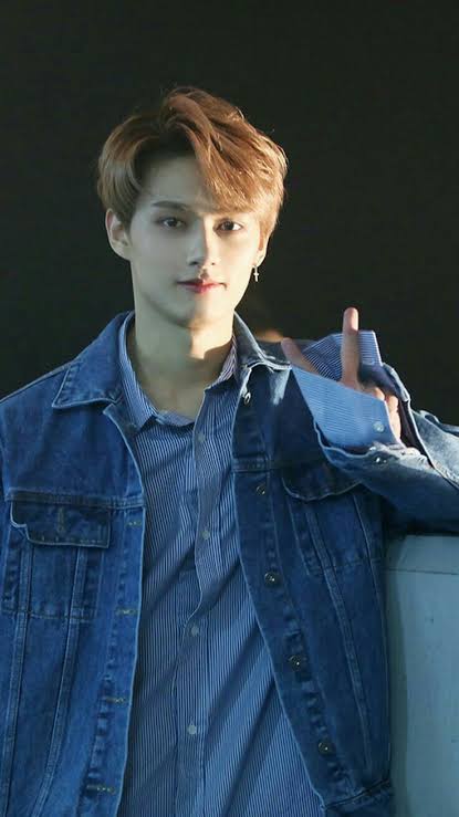 Emotional wallpaper shared by fans for Wen Junhui