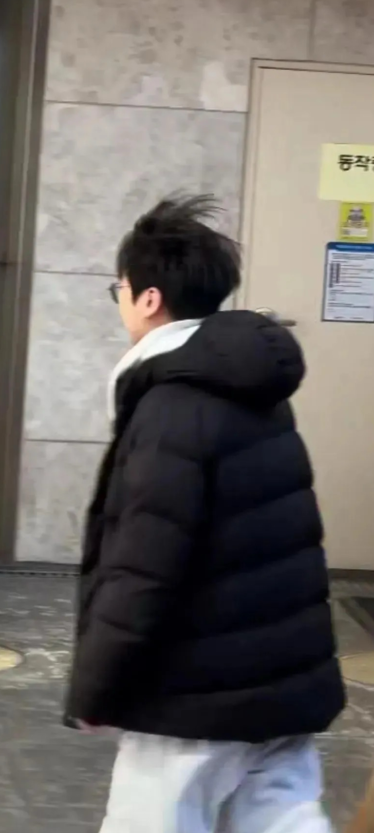 最爱偶像名人粉丝团推荐的Doran背景图片