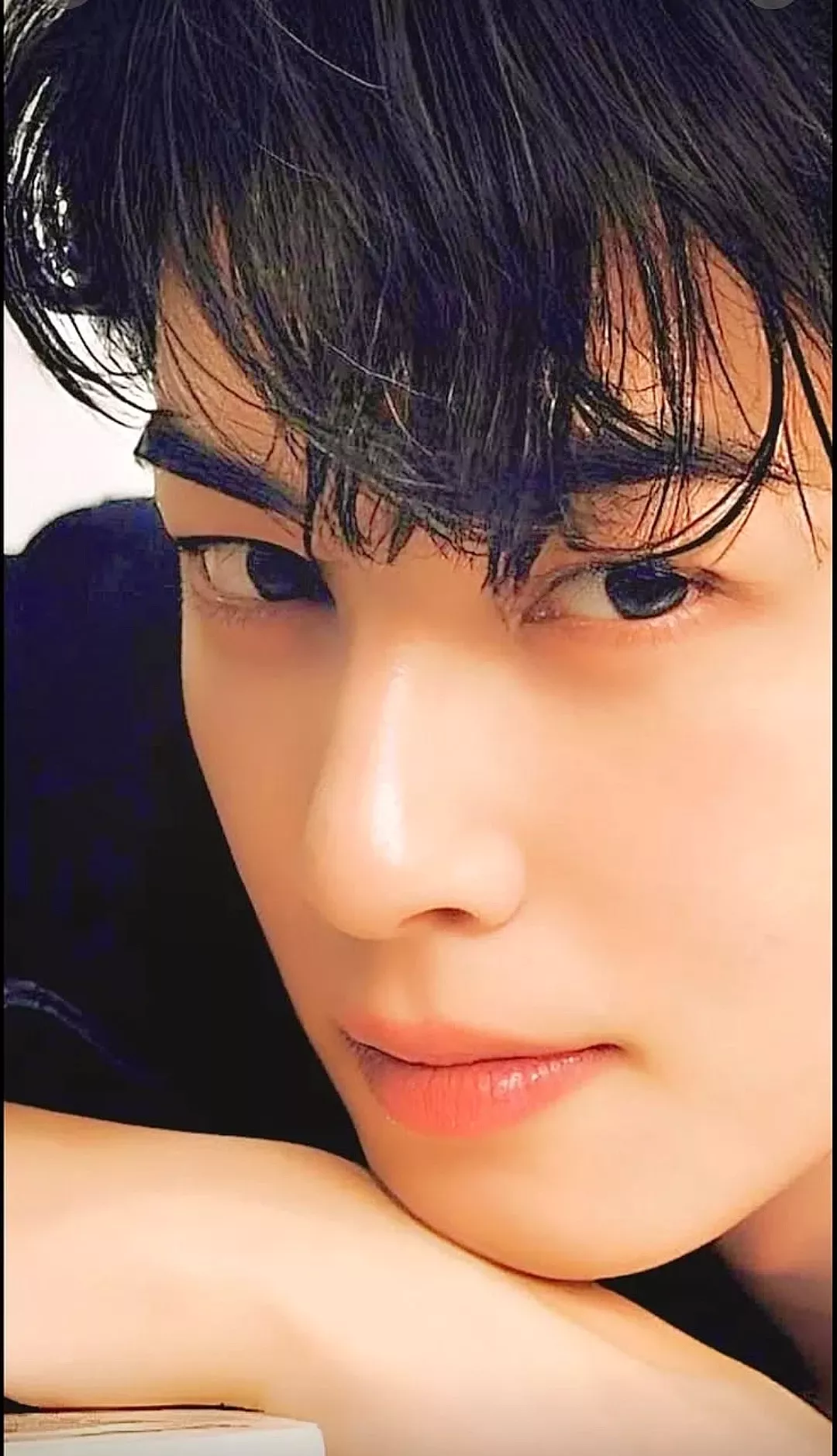 Behind-the-scenes cut of Cha Eunwoo