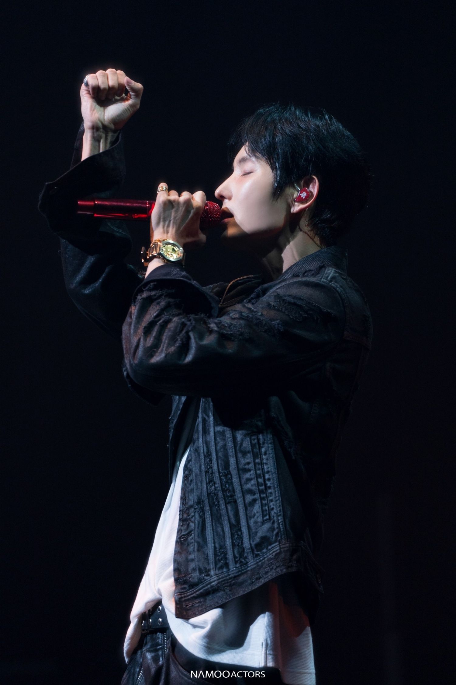 Behind-the-scenes cut of Lee Joongi