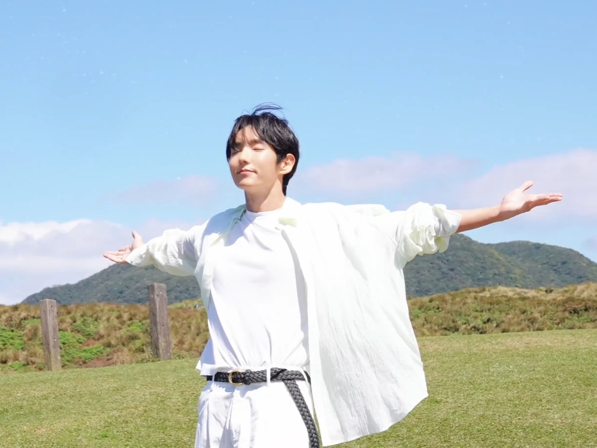 A moment captured by a fan of Lee Joongi