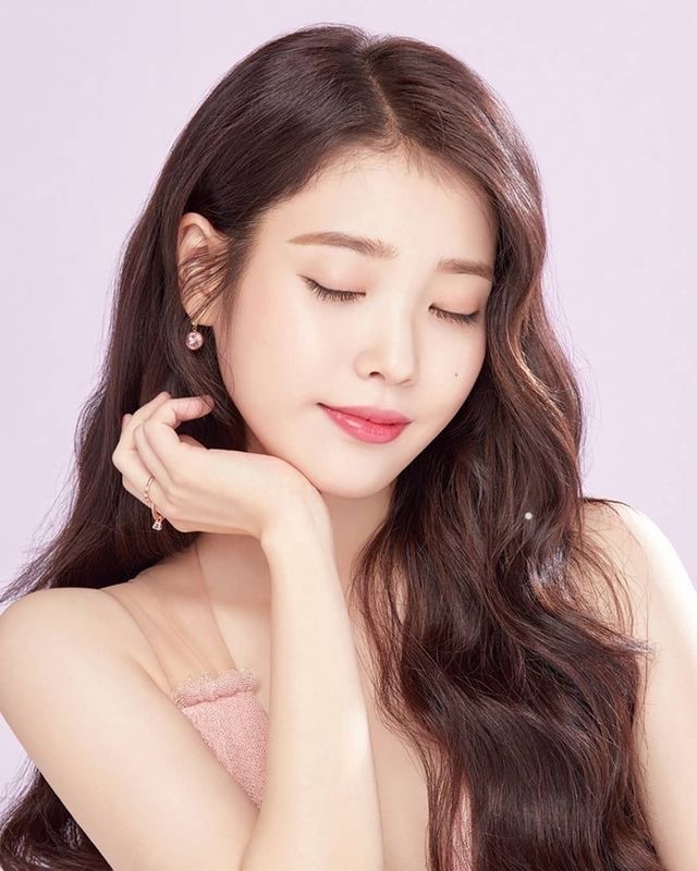 A moment captured by a fan of IU