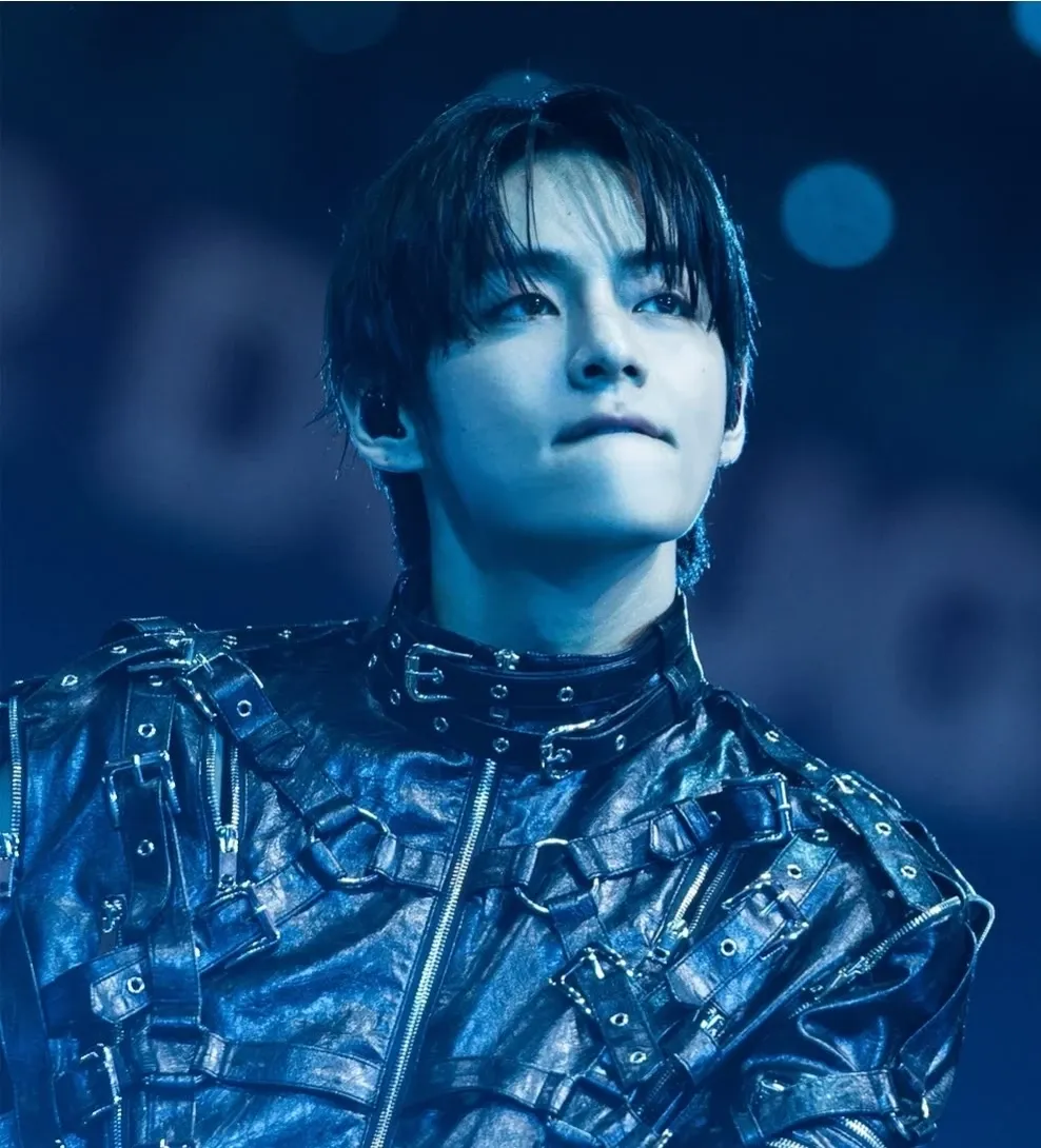 김태형 (뷔)의 최신 사진