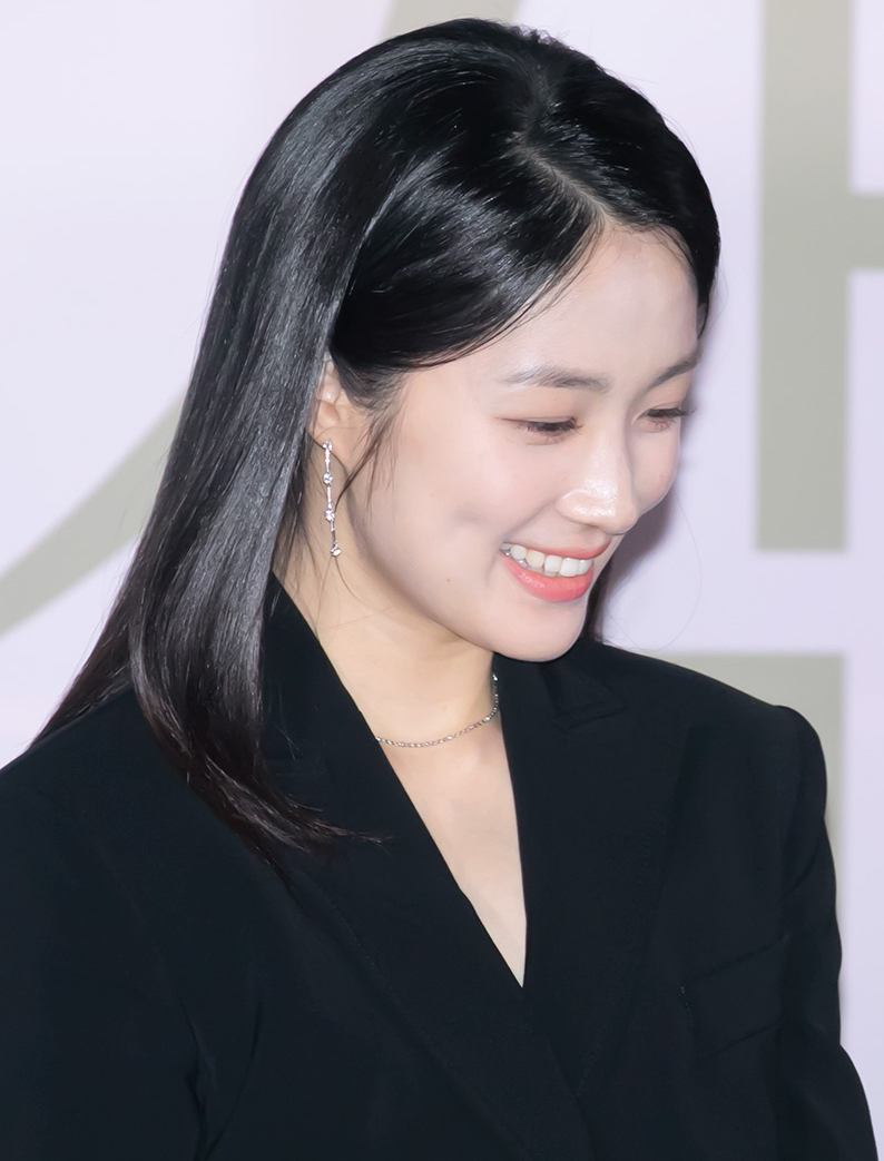 Behind-the-scenes cut of Kim Hyeyoon