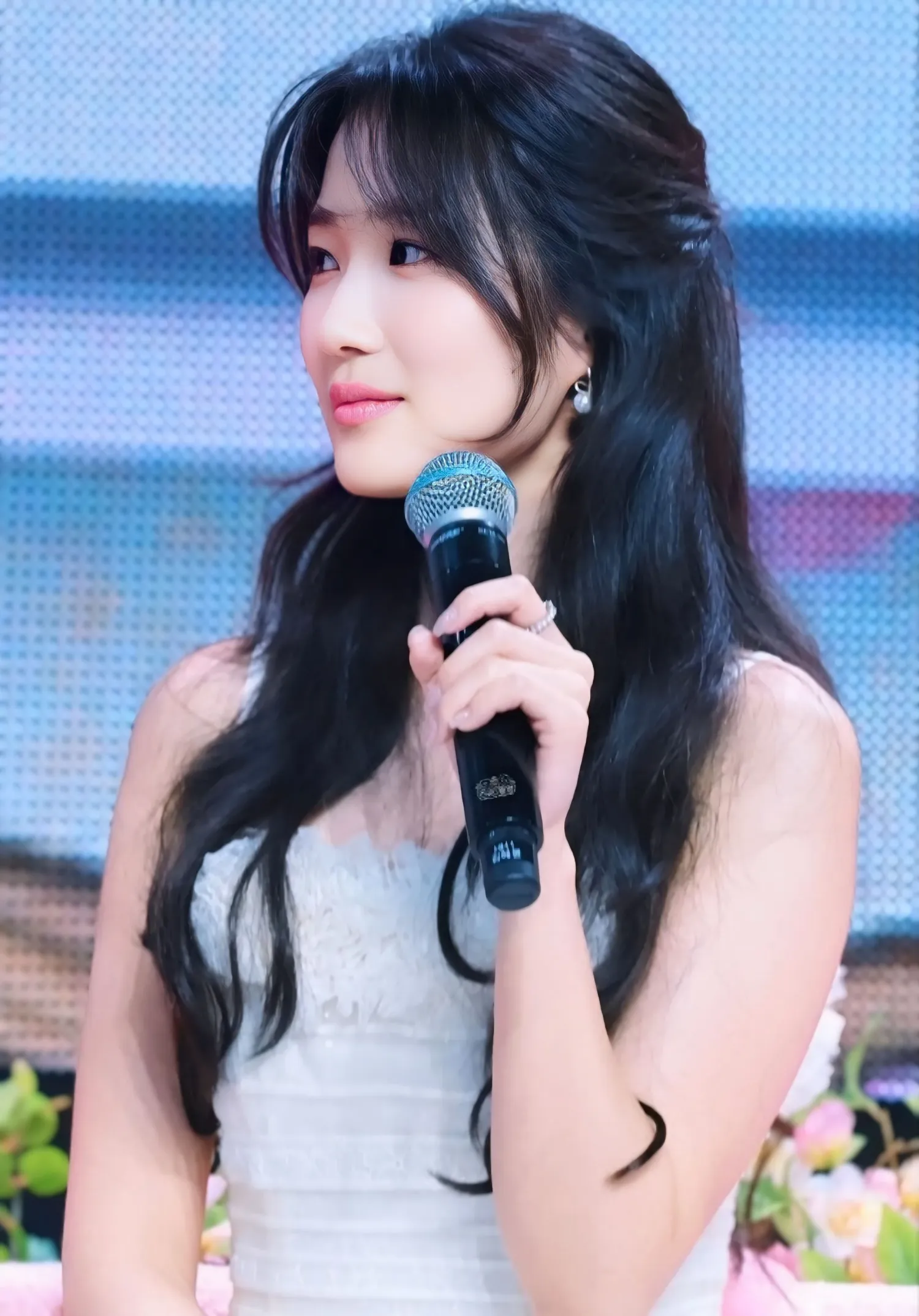 A moment captured by a fan of Kim Hyeyoon