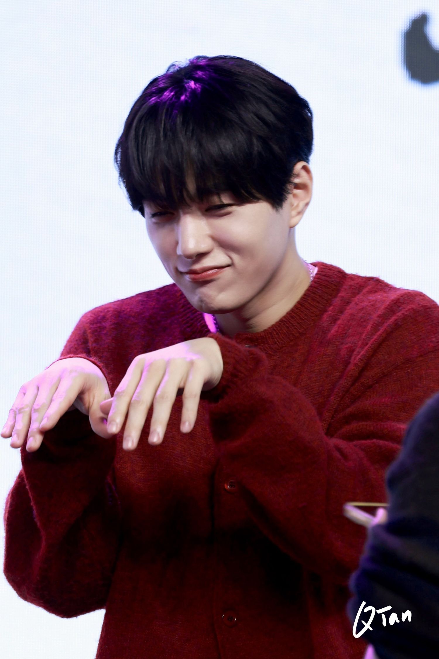 Recent activity shot of Kim Myungsoo (L)