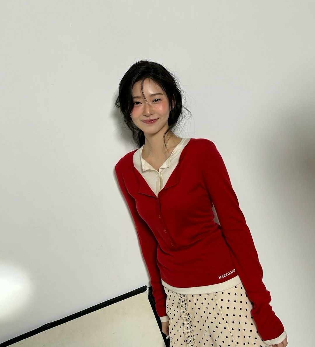 Behind-the-scenes cut of Kim Minju