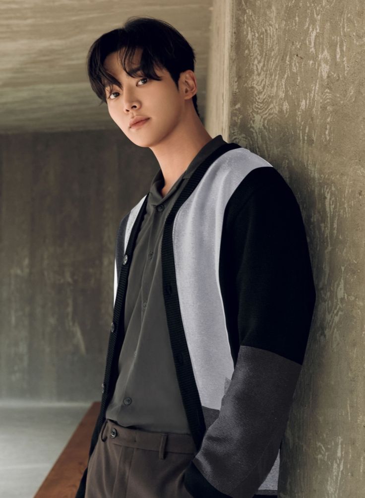 A moment captured by a fan of Rowoon