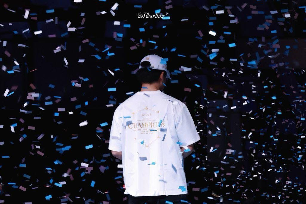 Behind-the-scenes cut of Gumayusi