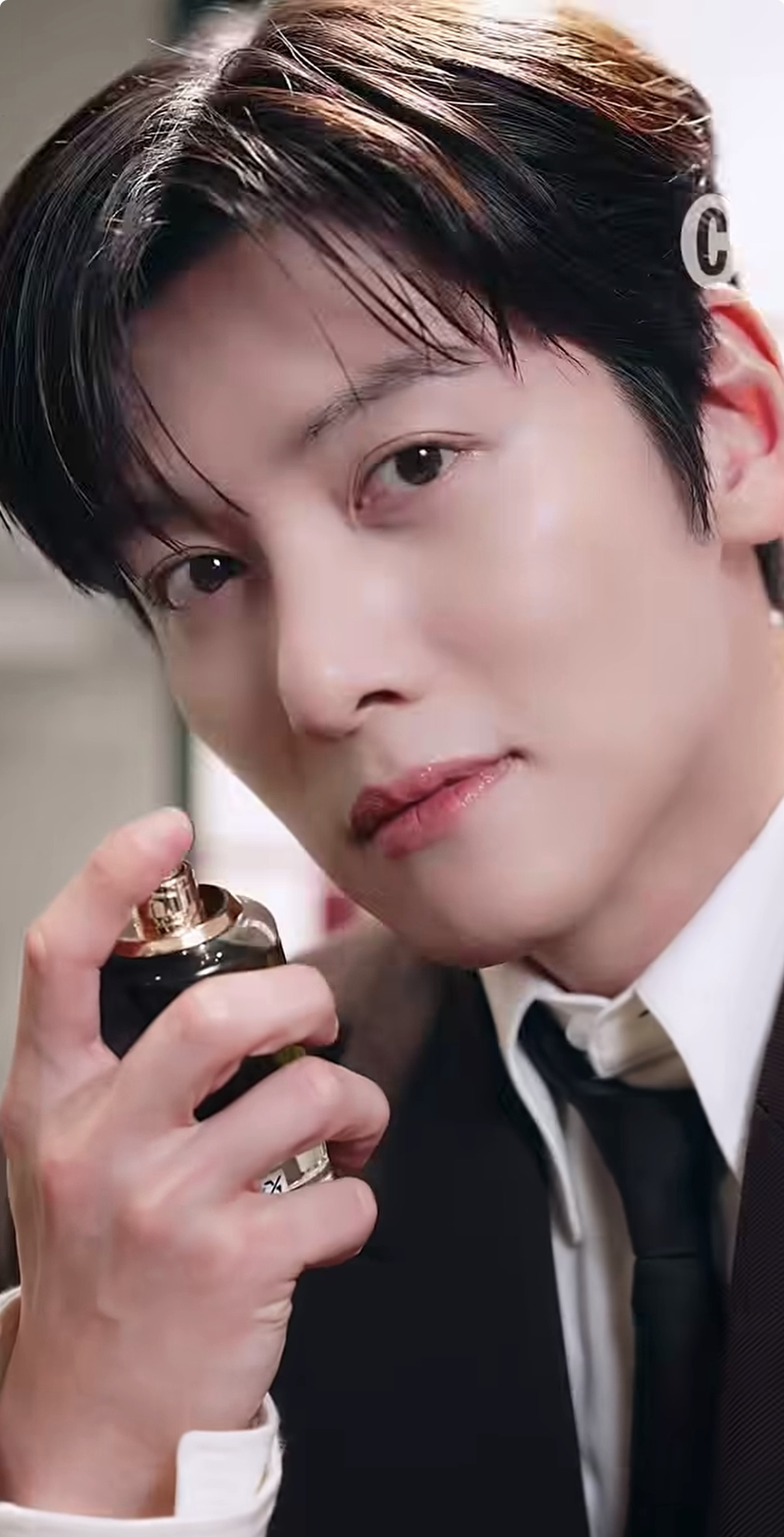 Behind-the-scenes cut of Ji Changwook
