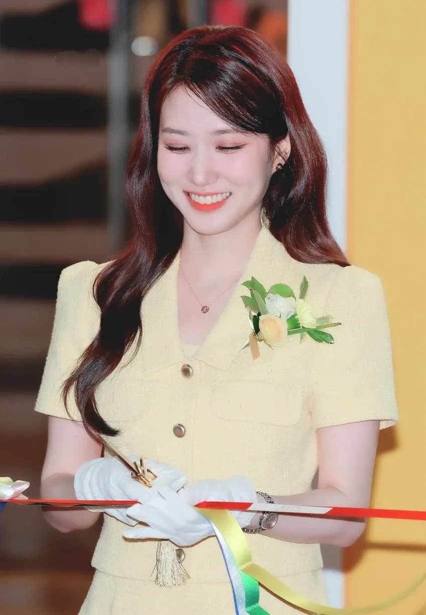 Latest photo of Park Eunbin