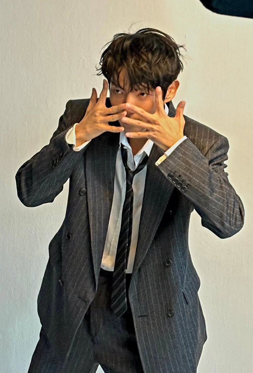 A moment captured by a fan of Lee Joongi