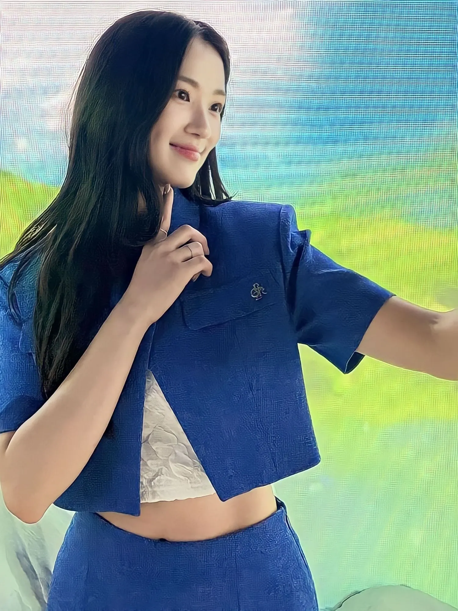 Behind-the-scenes cut of Kim Hyeyoon