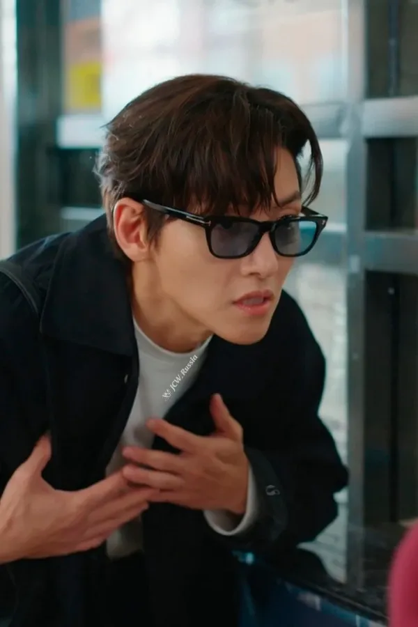 Behind-the-scenes cut of Ji Changwook