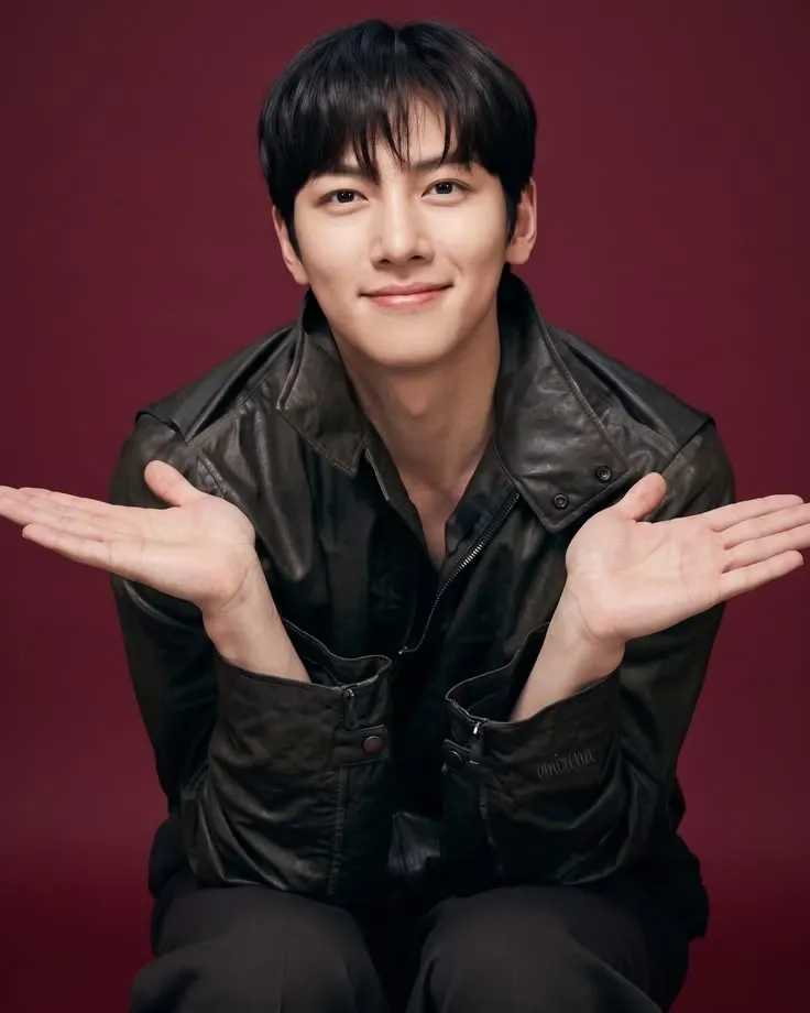 Behind-the-scenes cut of Ji Changwook