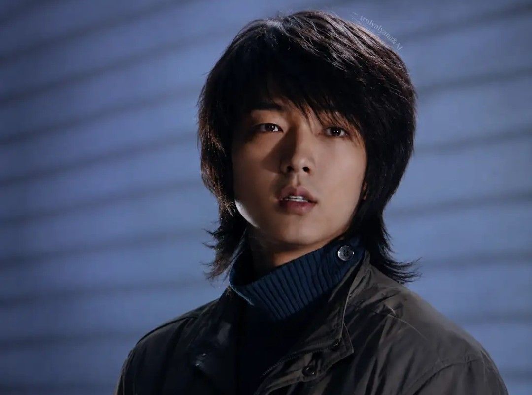 Recent activity shot of Lee Joongi