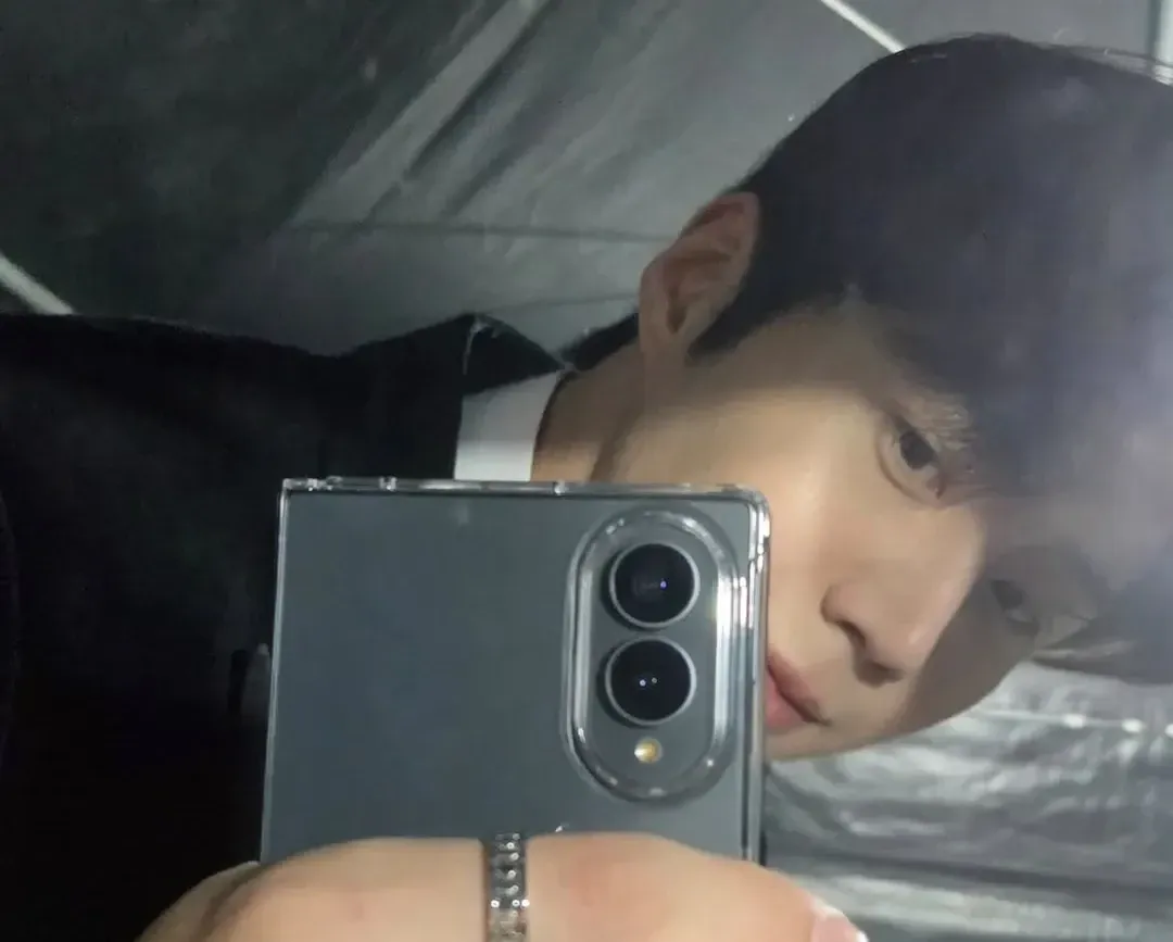 Behind-the-scenes cut of Kim Seonho