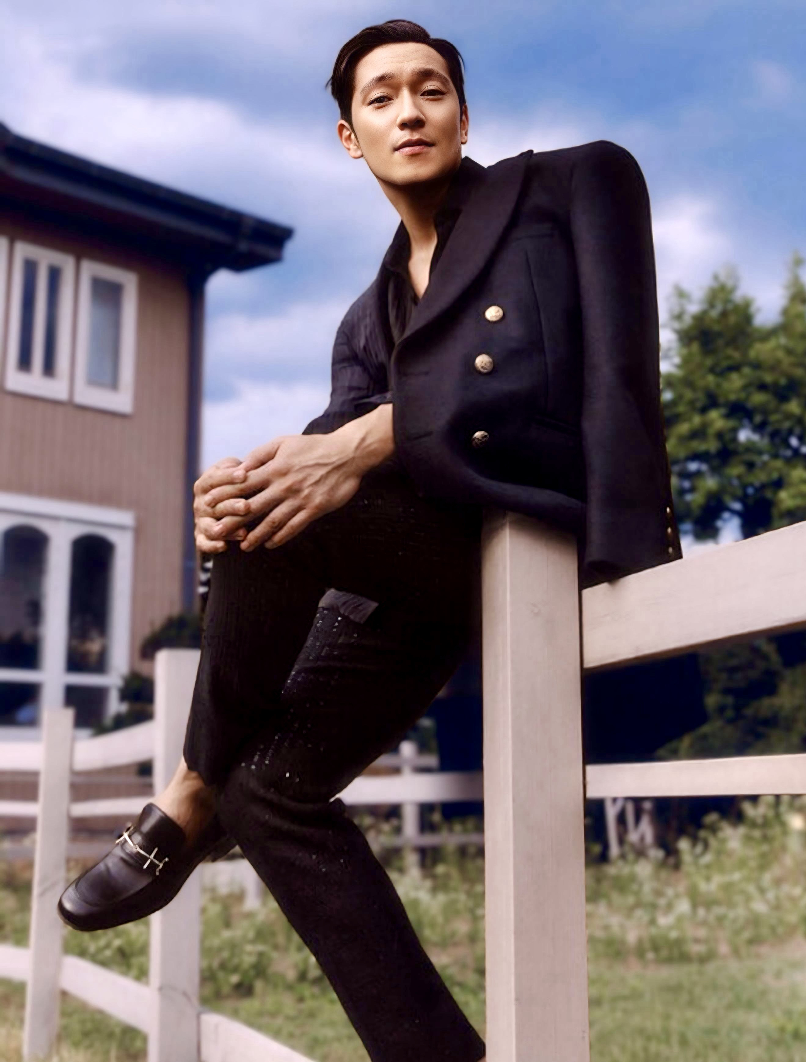 A moment captured by a fan of Son Seokkoo