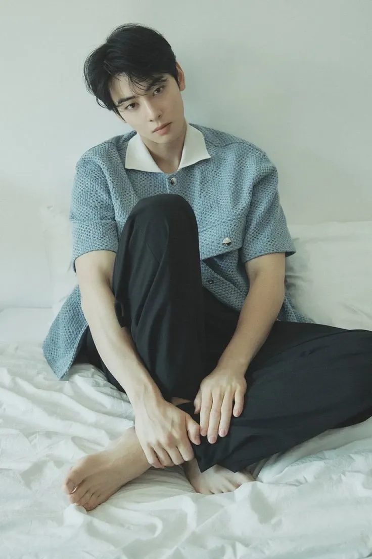 A moment captured by a fan of Cha Eunwoo