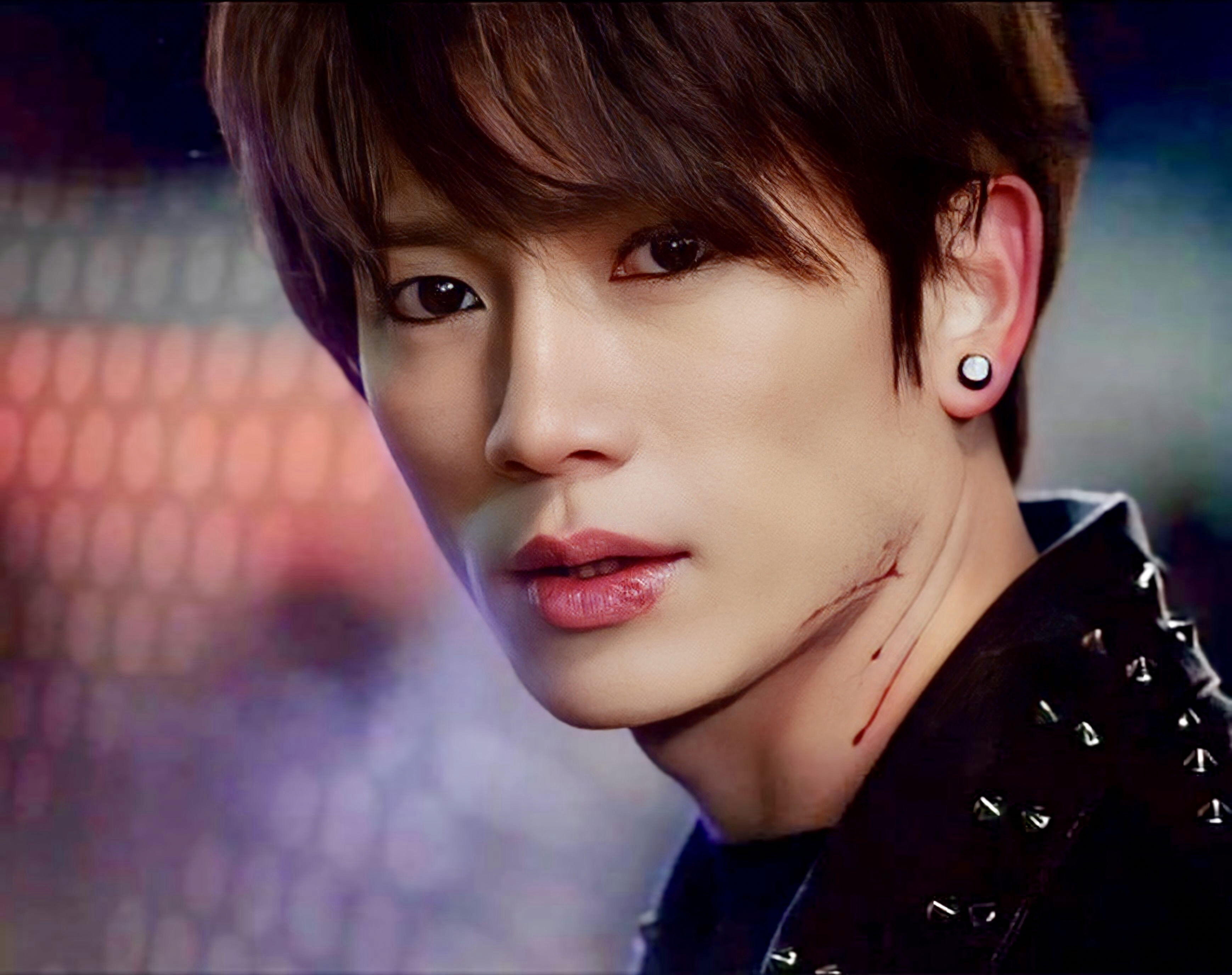 Behind-the-scenes cut of Ji Sung