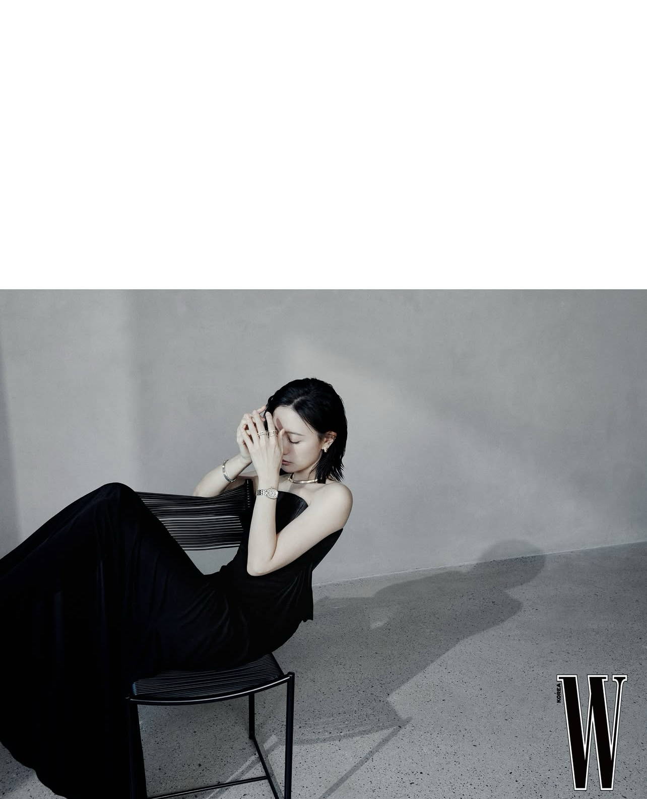 Behind-the-scenes cut of Kim Jiwon