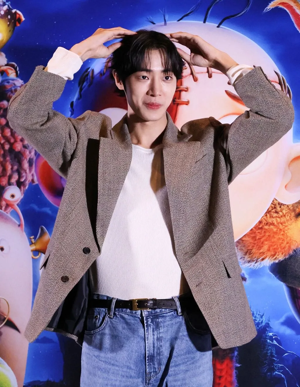 Behind-the-scenes cut of Choo Youngwoo