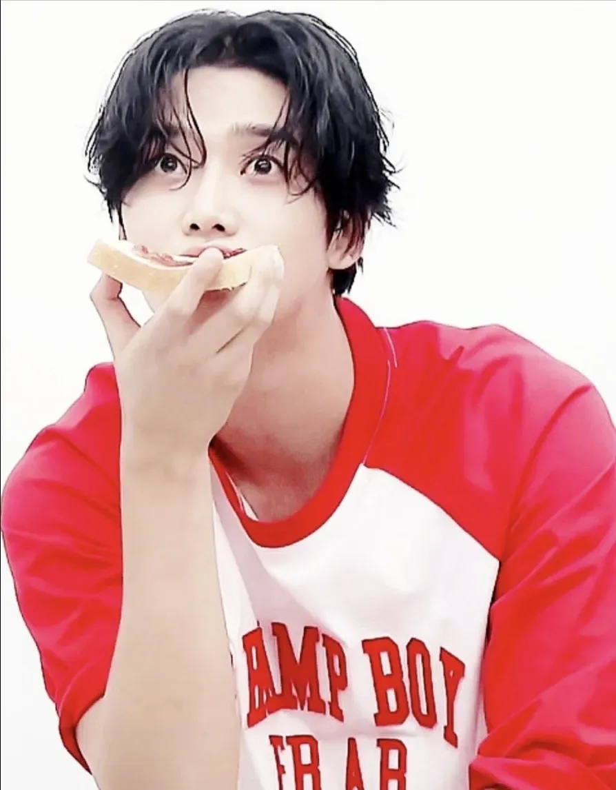 Cuplikan di balik layar dari Rowoon