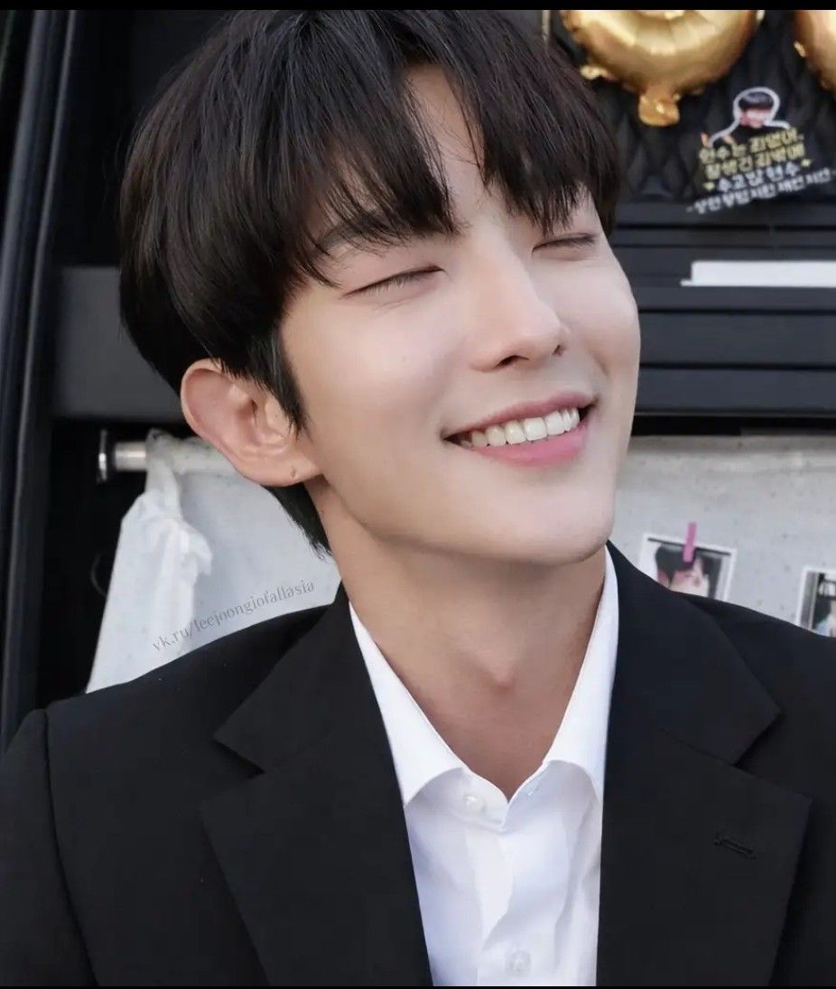 Latest photo of Lee Joongi